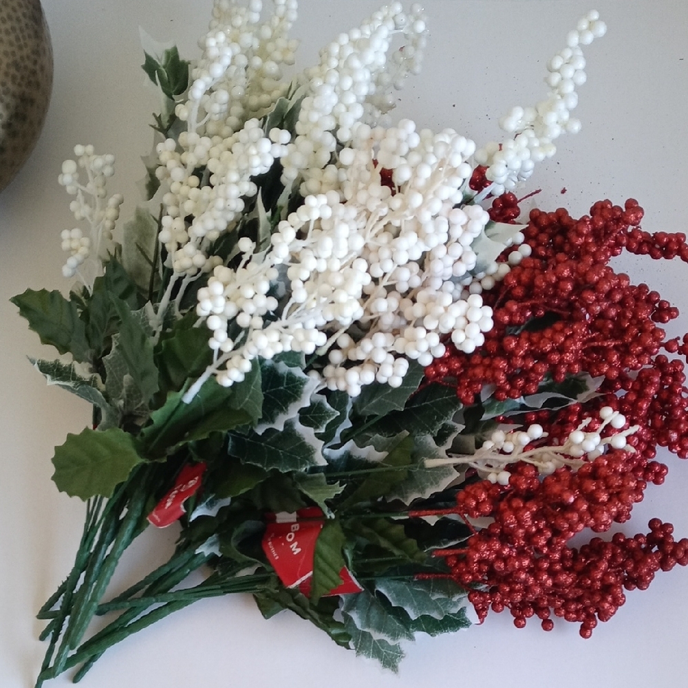 10x Bloom Holiday Red White Berry Bundle Decorative Home Accent Artificial Stems